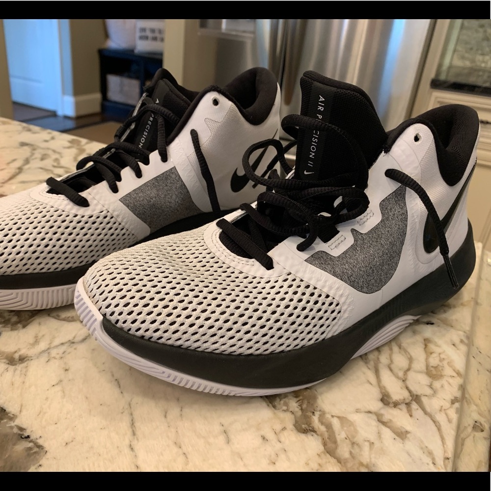 Nike Men’s Air Precision II Basketball Shoes 8.5